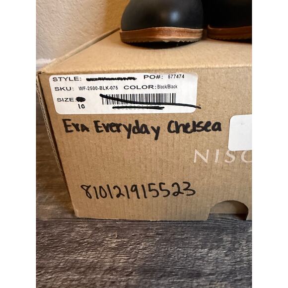 Nisolo Womans Everyday Chelsea  Leather Ankle Boots Size 10 - Picture 9 of 9